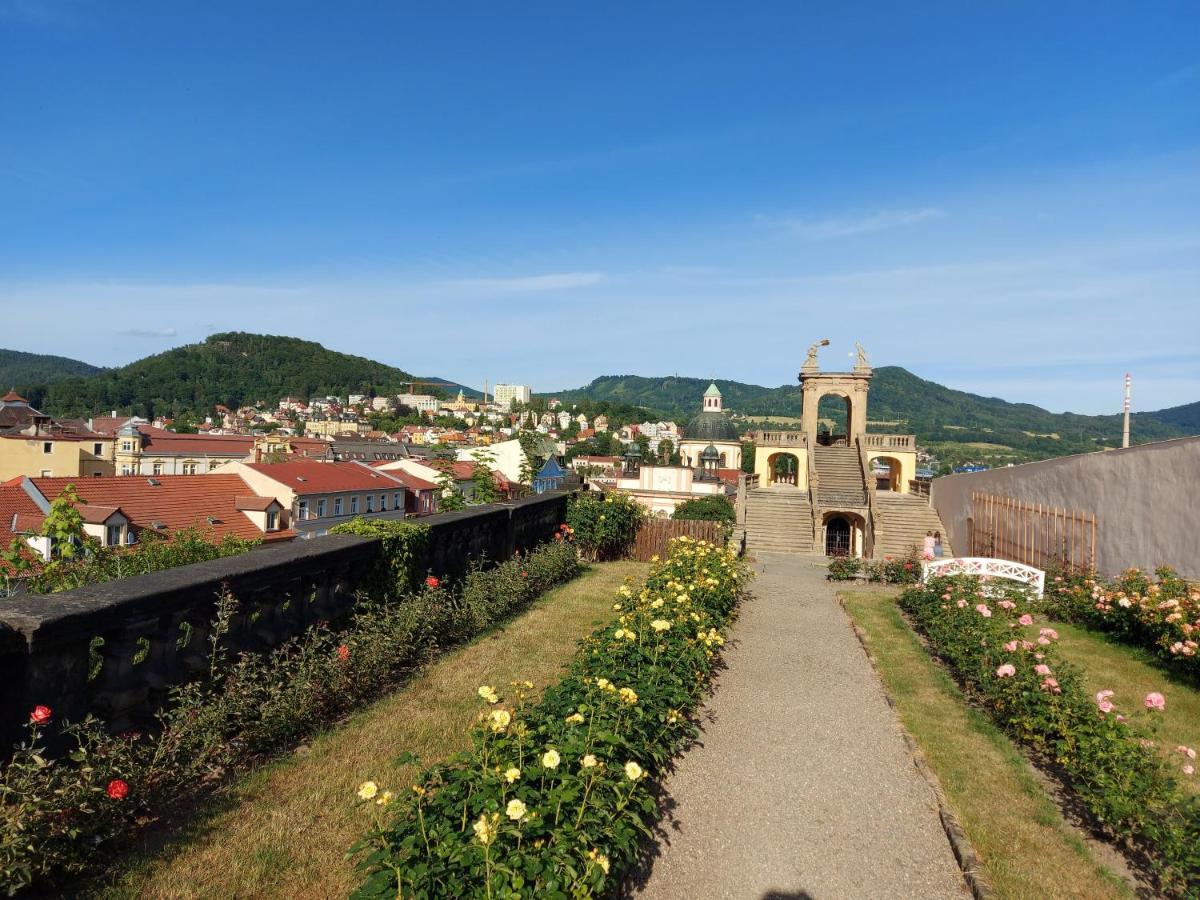 Apartments Rose Garden Decin Exterior foto